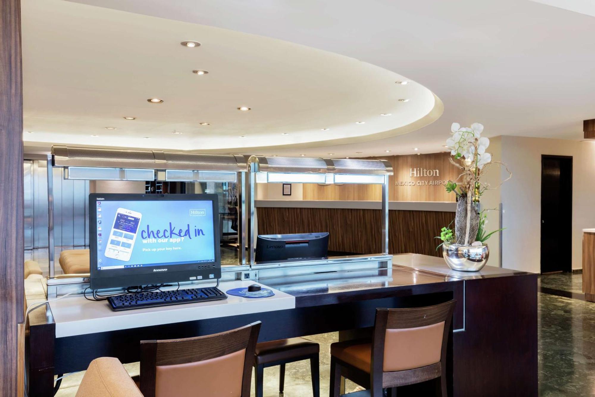 Hotel Hilton Airport 4*