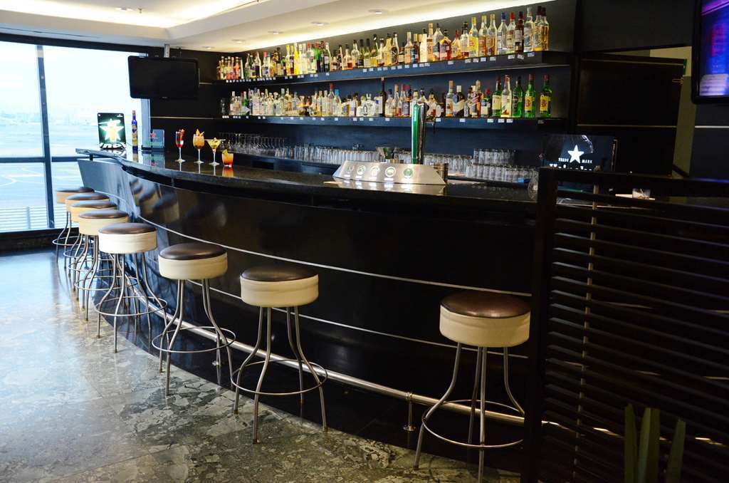 Hotel Hilton Airport 4*